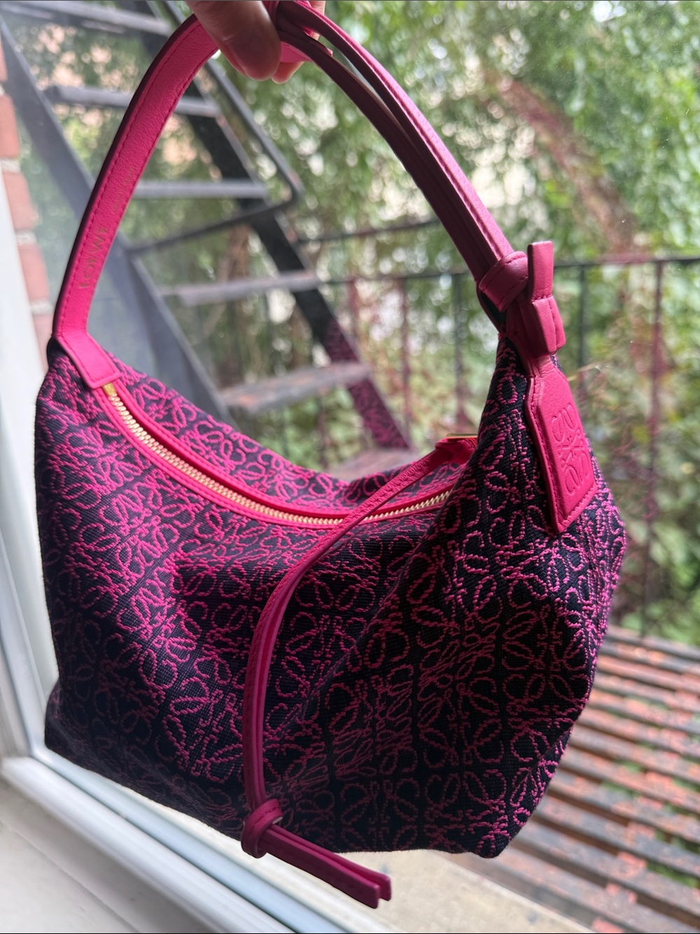 Loewe Pink/Black Embroidered Anagram Logo Shoulder Bag - Picture 1 of 7